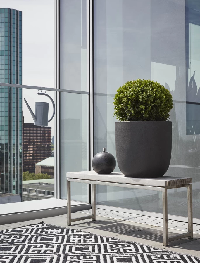 Capi Bloempot Bol Lux Terrazo - D45 X H44cm - Zwart 4 Capi Bloempot Bol Lux Terrazo - D45 X H44cm - Zwart - Afbeelding 2