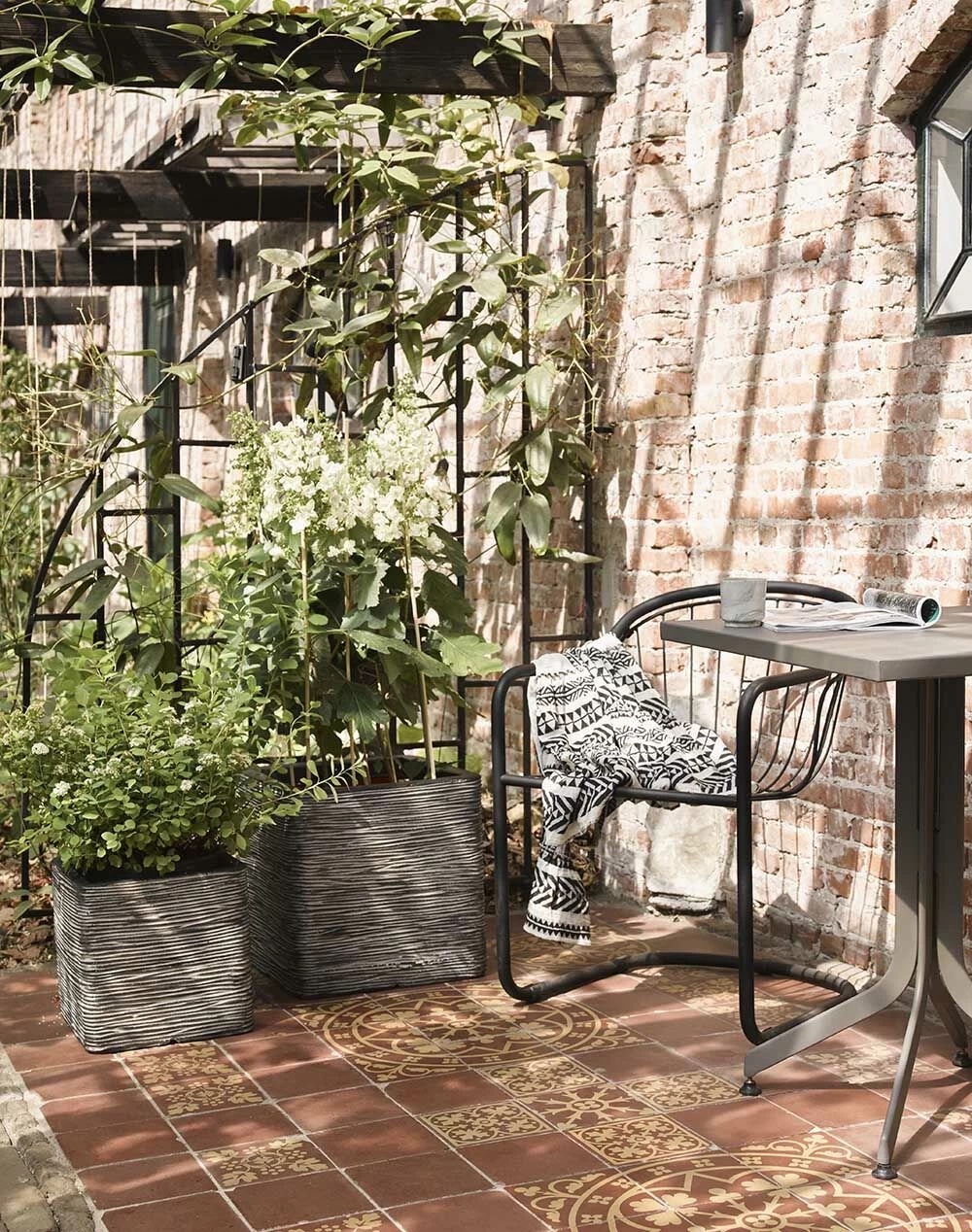 Capi Plantenbak Vierkant Nature Rib NL - L50 X B50 X H50cm - Antraciet 4 Capi Plantenbak Vierkant Nature Rib NL - L50 X B50 X H50cm - Antraciet - Afbeelding 2