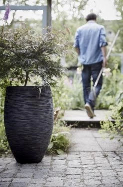 Capi Bloempot Hoog Nature Elegant Deluxe Rib NL - D38 X H58cm - Zwart -Tuinbenodigdheden Bevordering vaas elegant deluxe rib nl 40x60 zwart bloempot 7 8