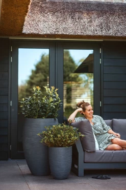 Capi Bloempot Nature Elegant Rib NL - D46 X H58cm - Donkergrijs -Tuinbenodigdheden Bevordering vaas elegant laag rib nl donkergrijs bloempot 3 4